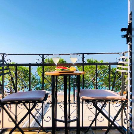 Guesthouse 1932 Himare Bagian luar foto