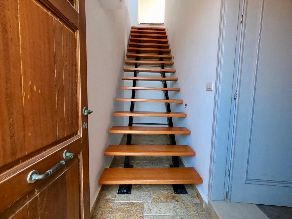 Guesthouse 1932 Himare Bagian luar foto