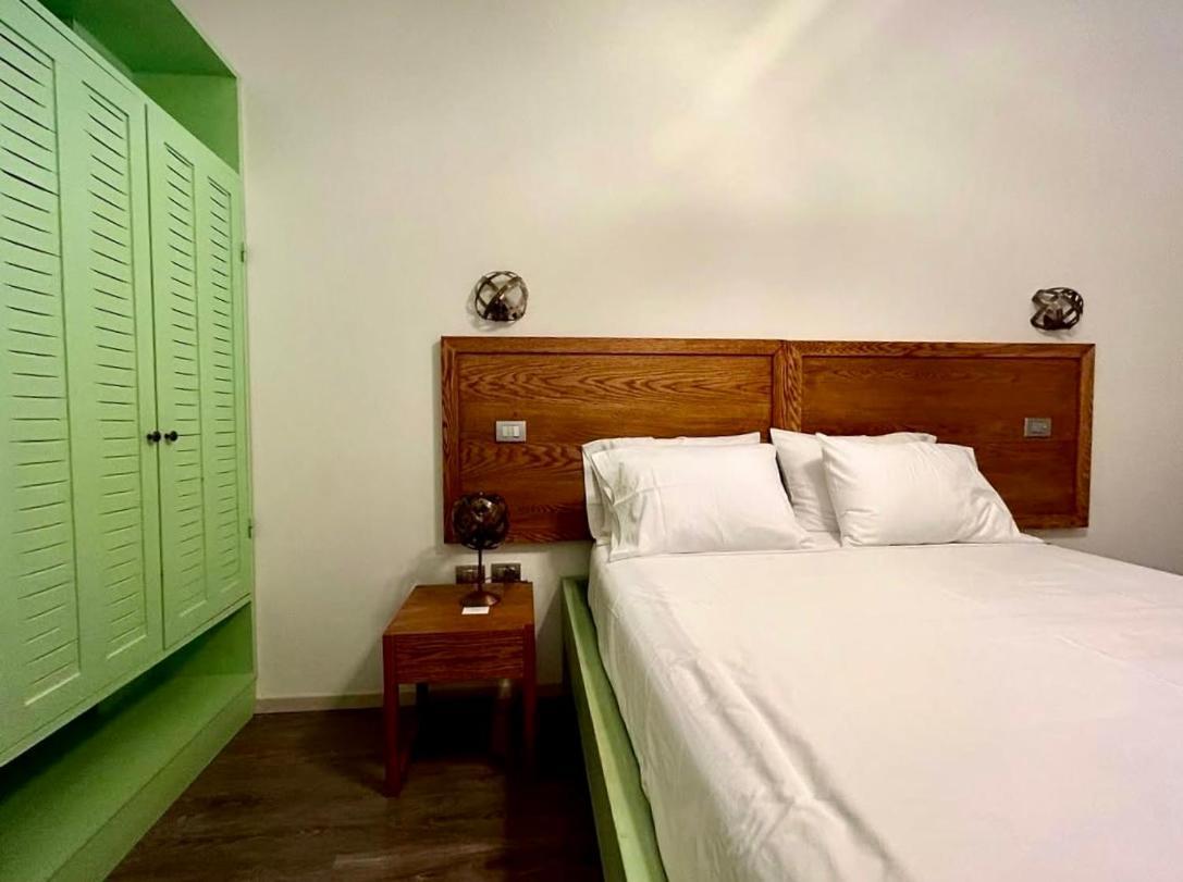 Guesthouse 1932 Himare Bagian luar foto