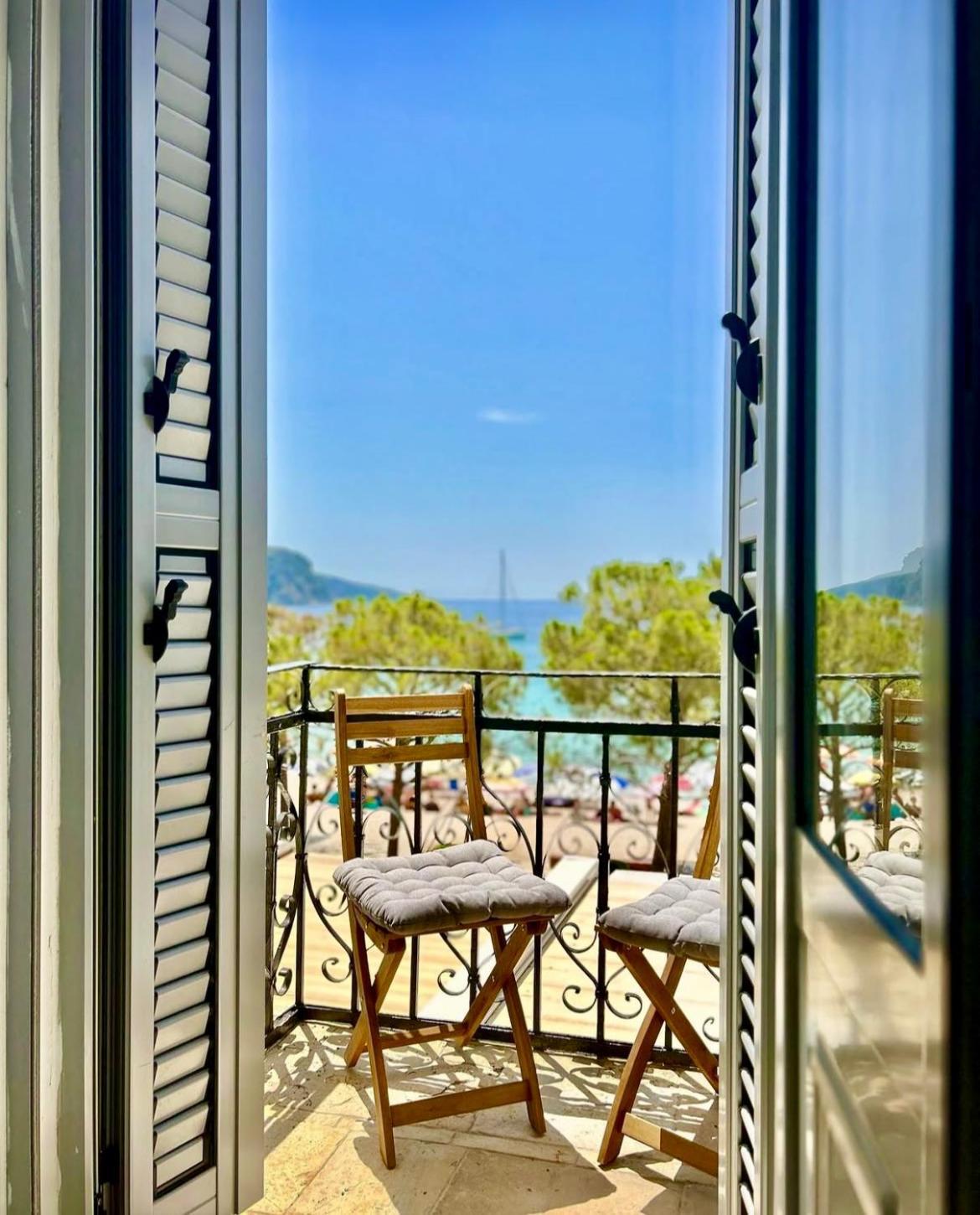 Guesthouse 1932 Himare Bagian luar foto