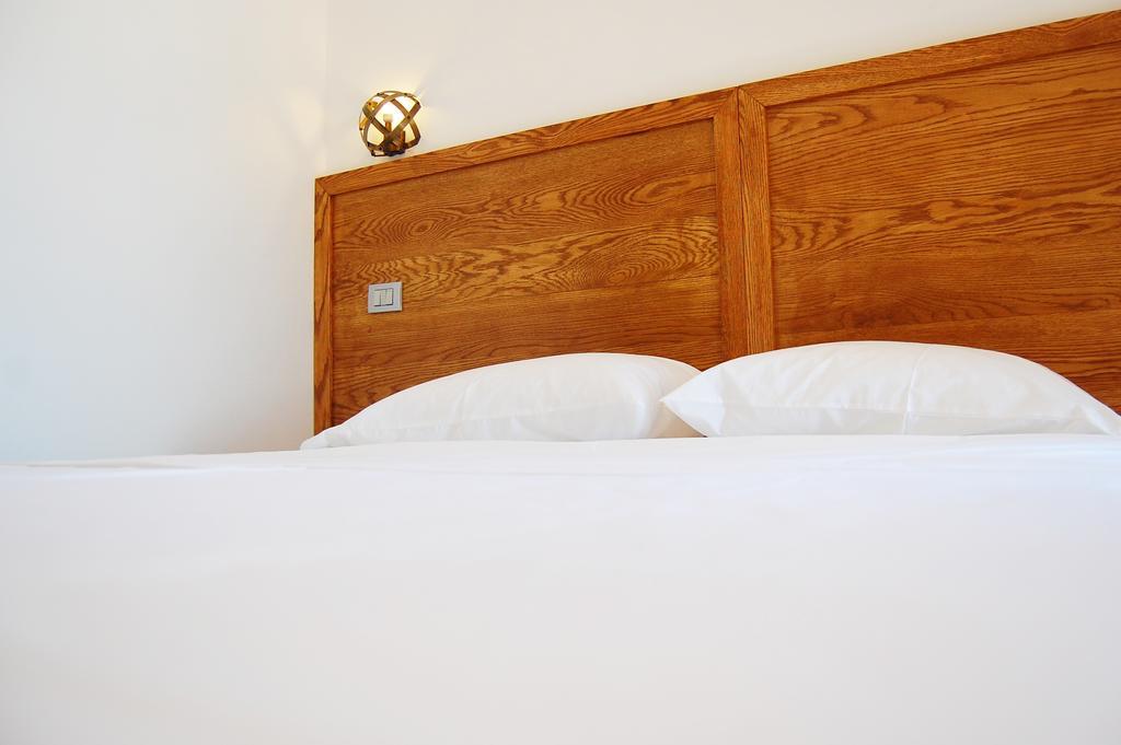 Guesthouse 1932 Himare Bagian luar foto