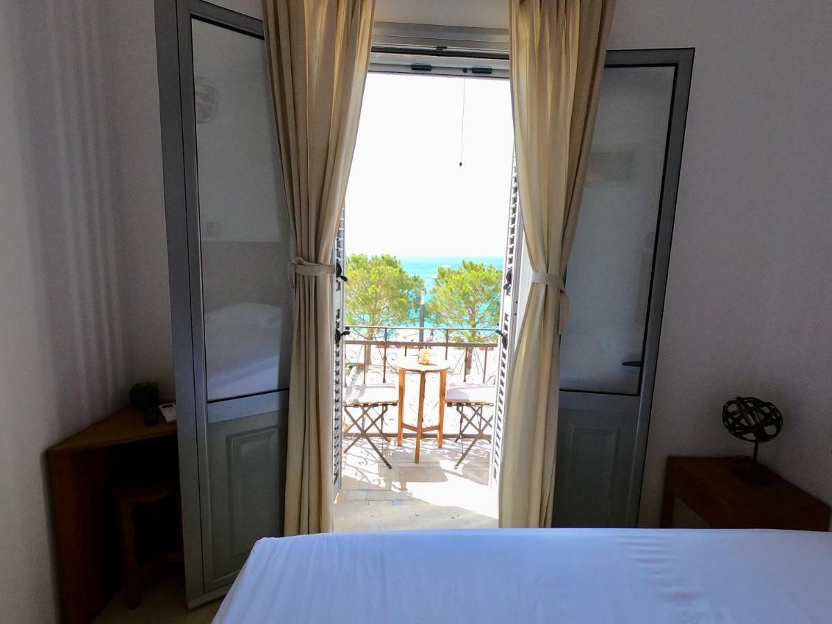 Guesthouse 1932 Himare Bagian luar foto