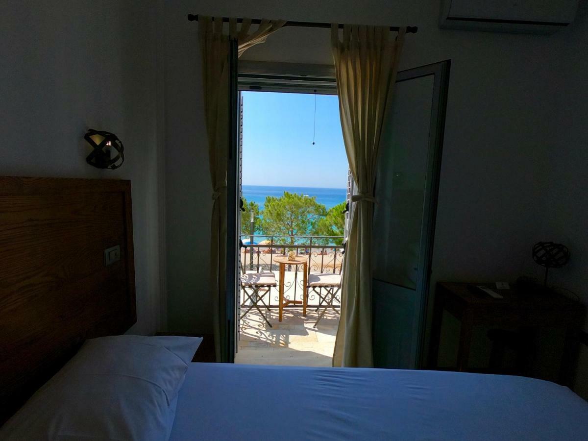 Guesthouse 1932 Himare Bagian luar foto