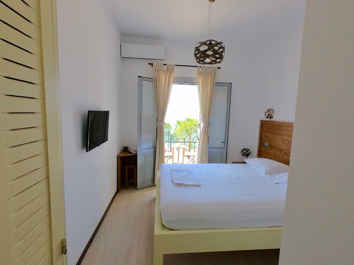 Guesthouse 1932 Himare Bagian luar foto