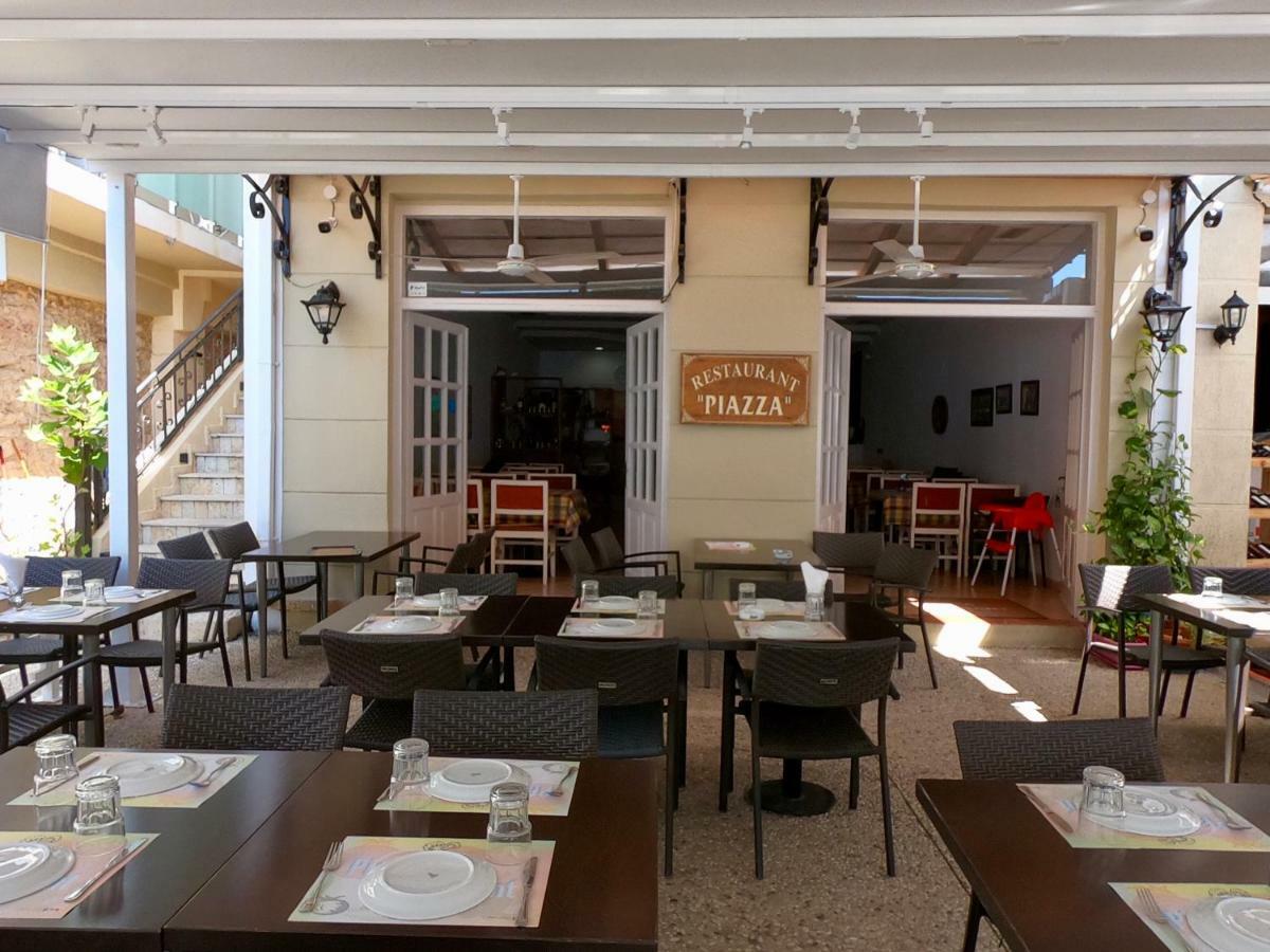 Guesthouse 1932 Himare Bagian luar foto